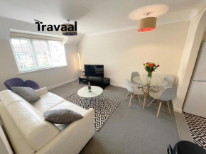 Travaal.©om - 2 Bedroom Apartment - Farnborough